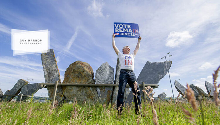 Photo by Guy Harrop. 23/06/16.  A stay in voter tries to pursuade passing motorists to swing their vote in Barnstaple, Devon as voting takes place in the EU referendum across Britain today. image copyright guy harrop info@guyharrop.com 07866 464282